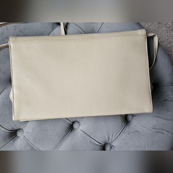 Adolfo tan leather shoulder purse - like new condition - Picture 3 of 12